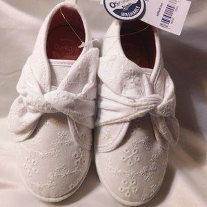 Osh Kosh B'gosh Toddler Eyelet White Bow Lace Sneakers Size 9 NWT